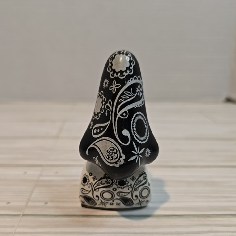 Black and White Decorative Wall Hook